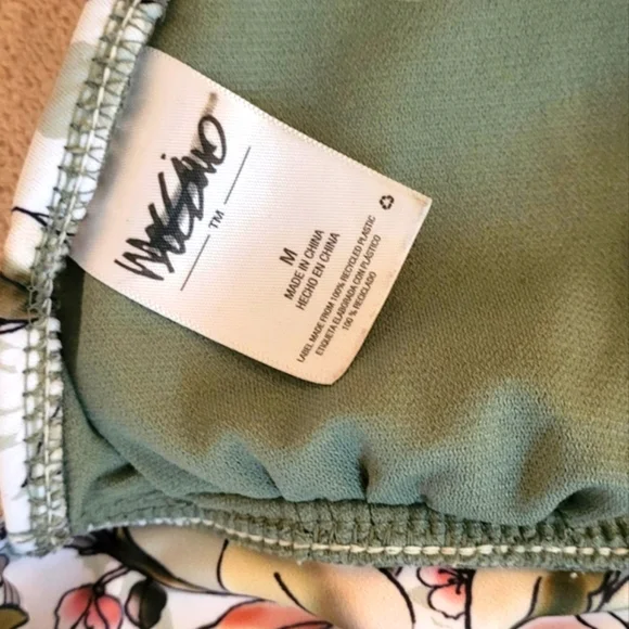 Mossimo Supply Co. Floral Bikini Top In Pink and Green (Size‎ M) - Picture 12 of 14